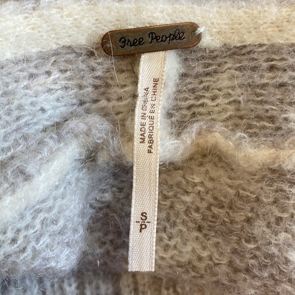 Free People gray alpaca blend v-neck boxy sweater S - Picture 5 of 6